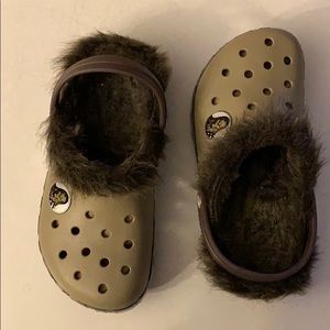 CHEWBACCA CROCS LINED SLIPPERS SHOES SIZE 5 m/7w